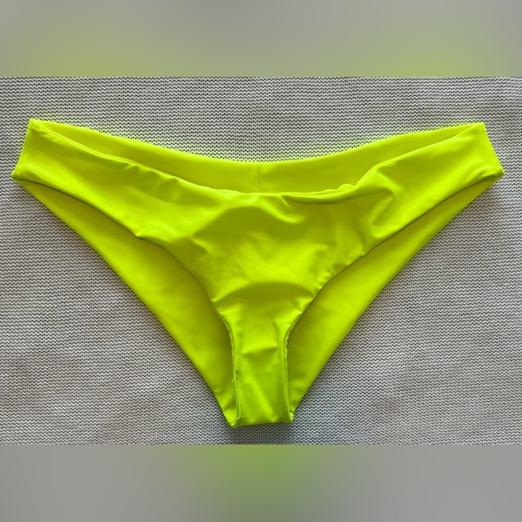 Gitchi Gami Custom Made Swim Bottoms Size M - Picture 1 of 2